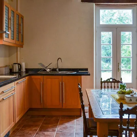 Casa vacanze Awesome In Sous Courcillon W/ Outdoor Swimming Pool And 2 Bedrooms